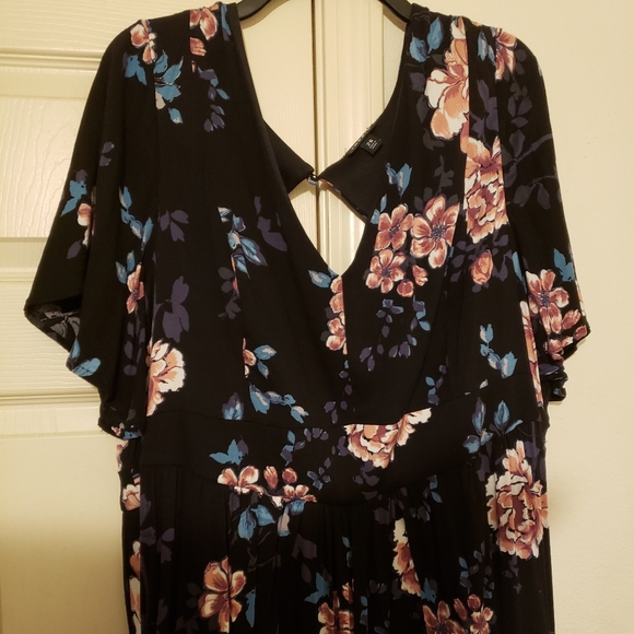 torrid Pants - Torrid Hi-Lo Romper, Flutter Sleeve Romper, Black Romper, Floral Romper, Size 26